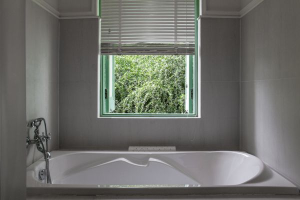 Fiberglass Tub Installation in Portage